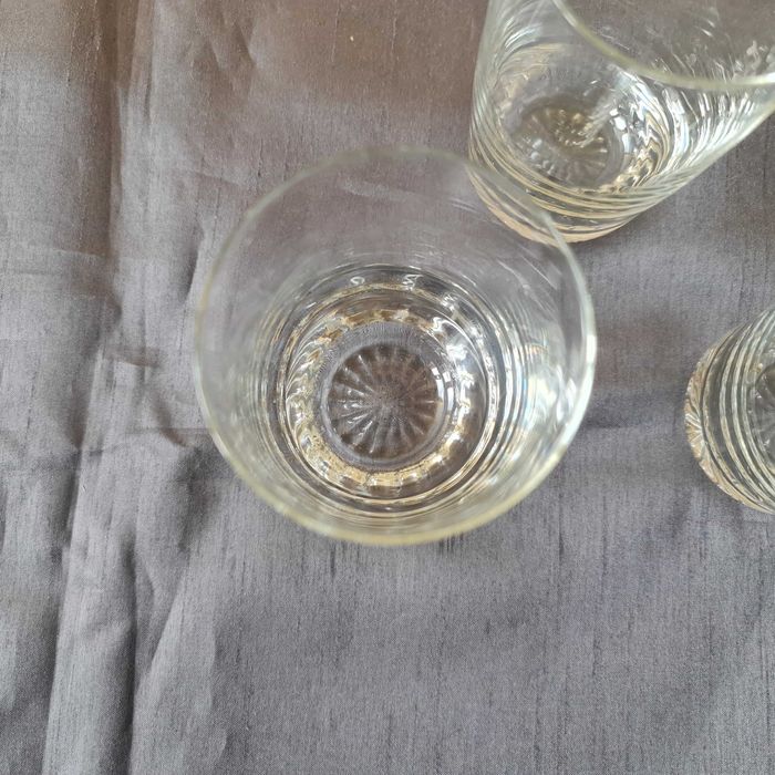 Szklanki "beczułki" . Okres PRL-u.