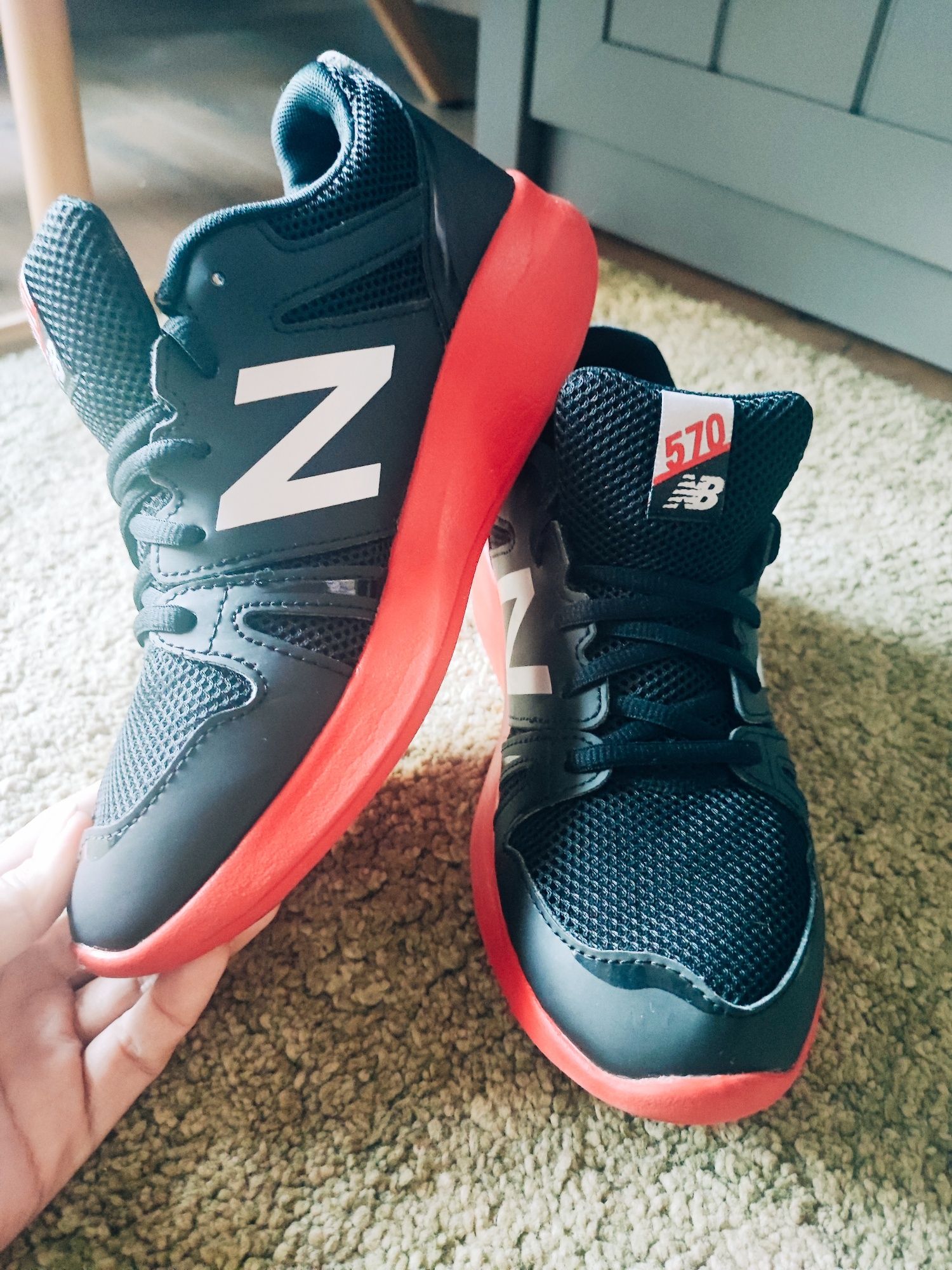 New Balance model YK570PB