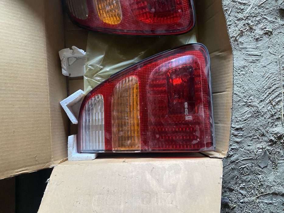 Фонарь задний  Toyota Land Cruiser 100