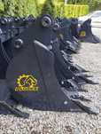 Łyżka kopiąca 40cm podsiębierna z zębami koparki 4,5T - 8,5 T Komatsu Terex JCB Volvo CAT