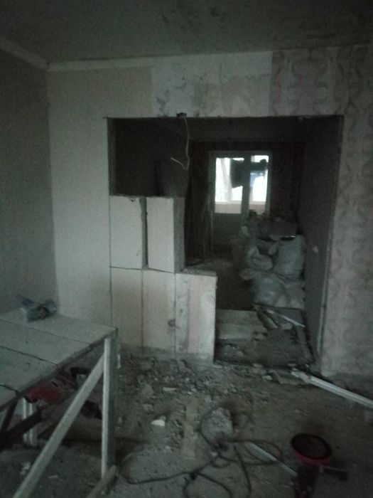 Демонтаж стін , стяжки, плитки, штукатурки, паркету. Вивезення сміття