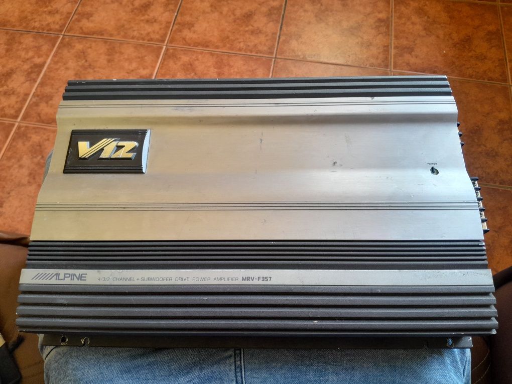 amplificador + sbuwoofer ALPINE V12