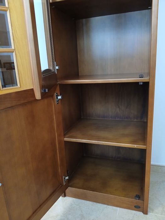 Movel com prateleiras