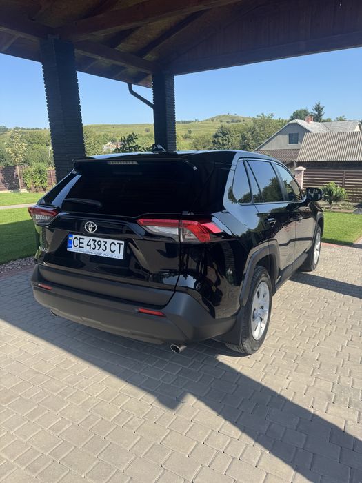 Продається автомобіль Toyota Rav 4