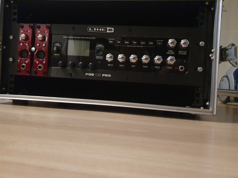 Line 6 Pod X3 Pro Wzmacniacz gitarowy Modeler Rack + case