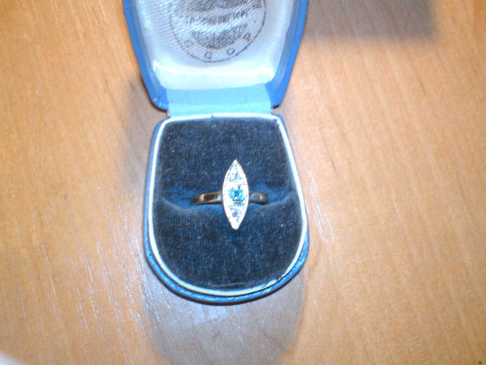 продам кольцо серьги золотые женские бриллианты недорого