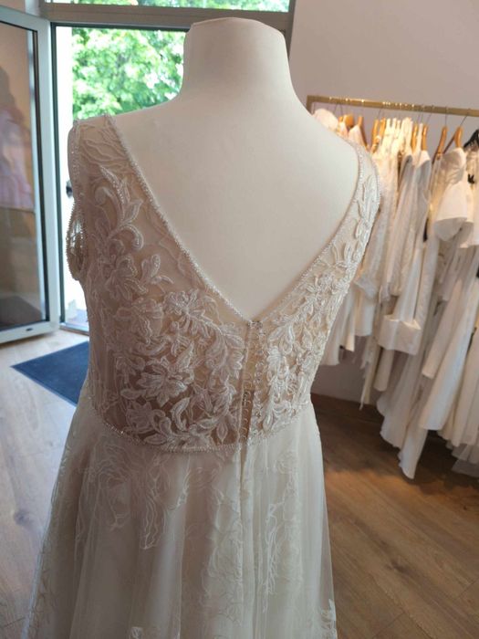 Suknia ślubna plus size