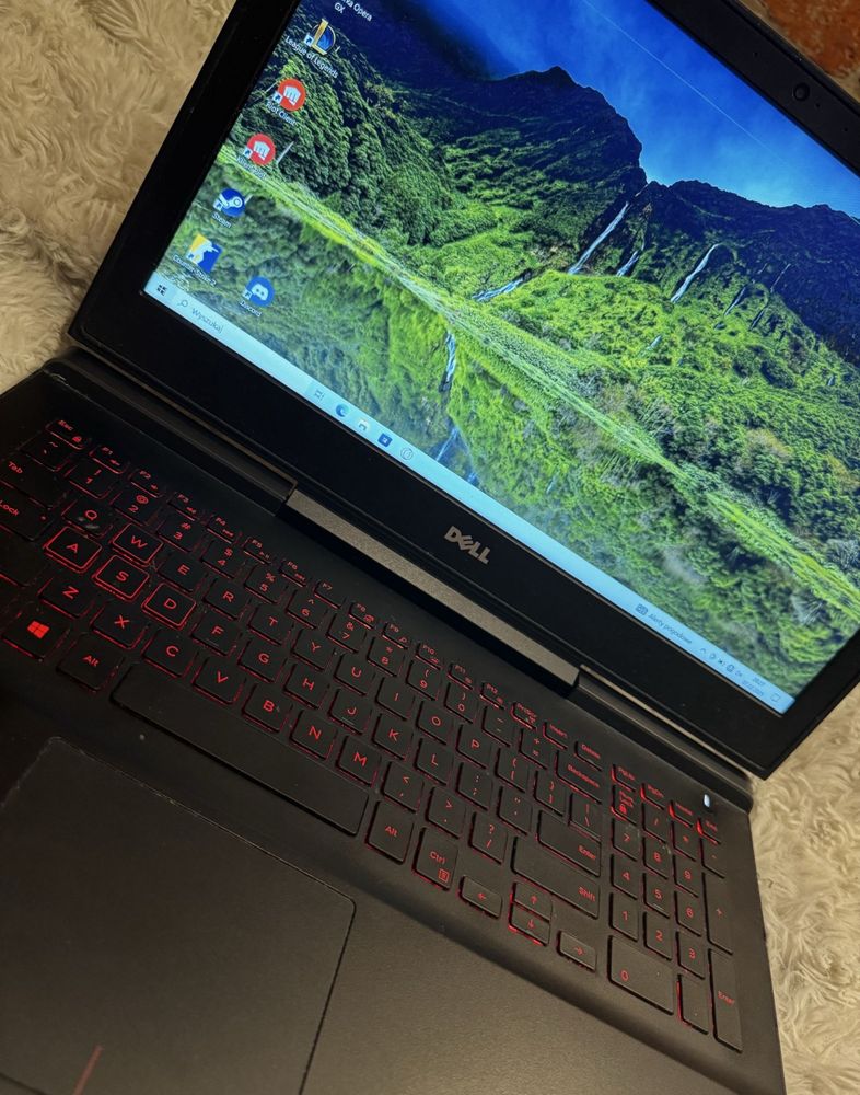 Laptop Dell Inspiron i5-7300HQ / GTX 1050 / 16GB RAM / SSD+HDD