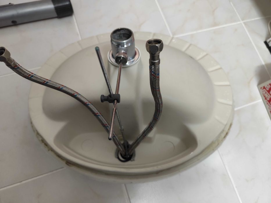 Lavatório de Encastrar Sanitana com misturadora Zenite (Usado)