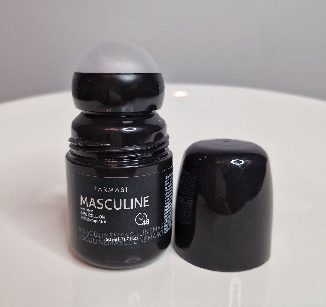 Antyperspirant w Kulce Sztyft Roll-on Masculine Ford Oud Wood Farmasi