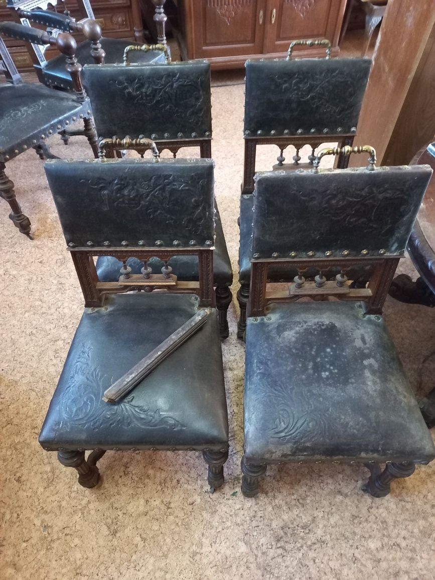 Stare zabytkowe krzesła eklektyczne