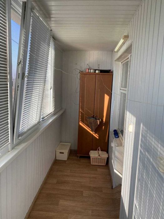 Продам 1 комн  гостинку Тополинная 10