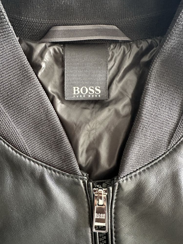 Bomber Hugo Boss em pele (lamb leather)