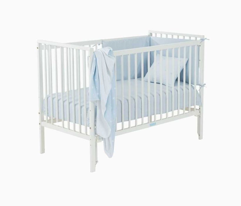 Cama de bebé com colchão