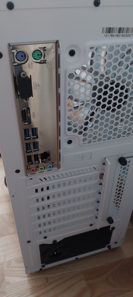 PC Intel i3-8100 Coffee Lake, Płyta główna Gigabyte B360M H, 16 GB RAM