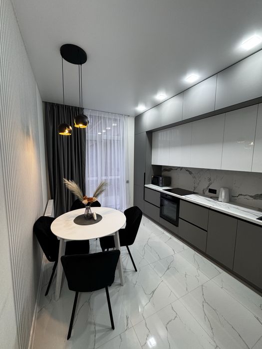 Подобова оренда квартри в ЖК Huge Пасічна/Зелена/Пимоненка