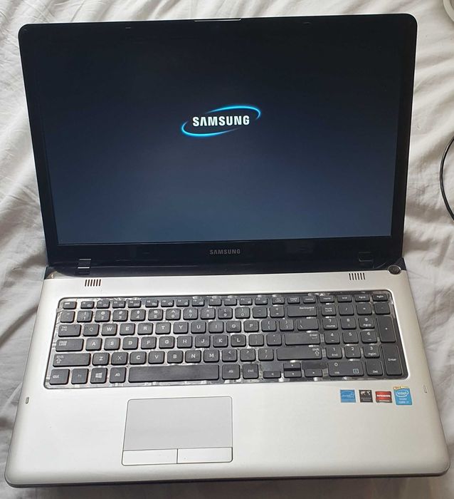 Samsung 17,3" i7 NP350E7C ,Grafika 2GB/16GB/SSD 128GB + 1TB Win 11
