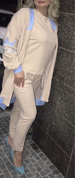 Весняний костюм трійка