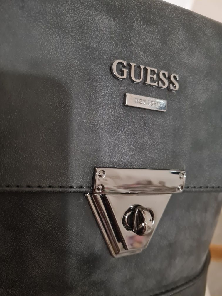 Torebka Guess na ramię