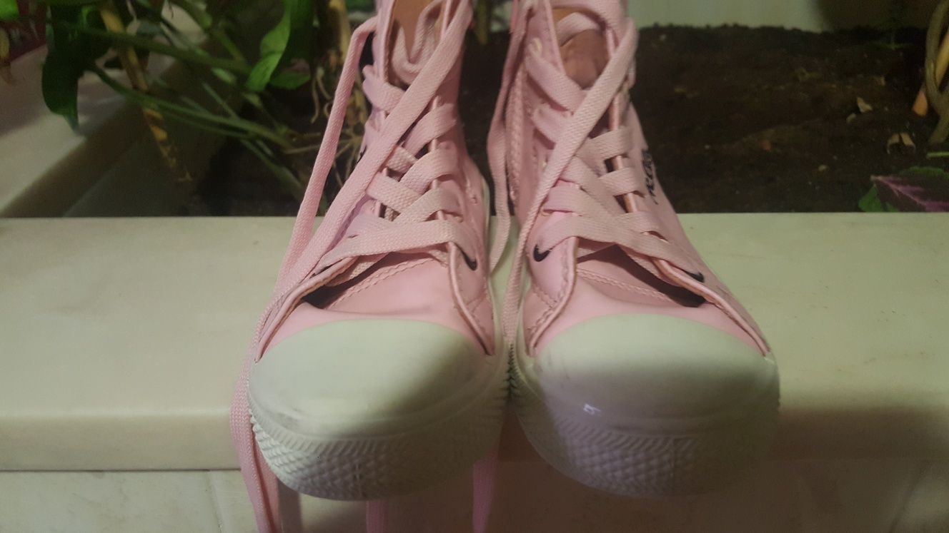 Tenis bota Hello Kitty pele original 30