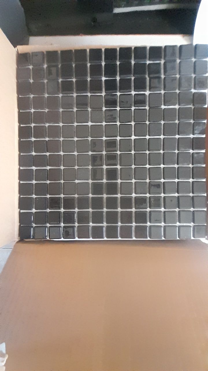 Mosaico vidro pastilhas preto. Novo com 2 sacos de cola
