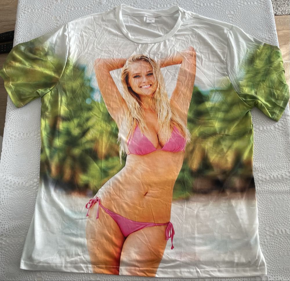 Koszulka „Kobieta w Stroju Kąpielowym” 3D 1XL z krótkim rękawem