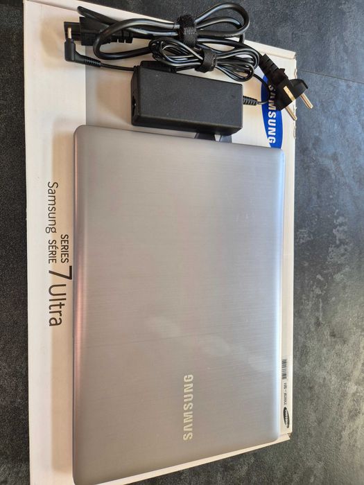 Laptop Ultrabook Samsung NP730U3E 13,3" Intel i5 10GB RAM 250GB SSD