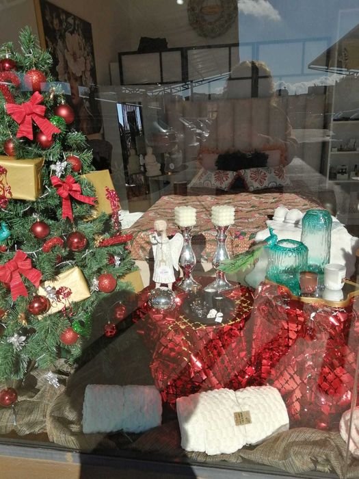 Arvore de natal 1,70m com decorações e luzes