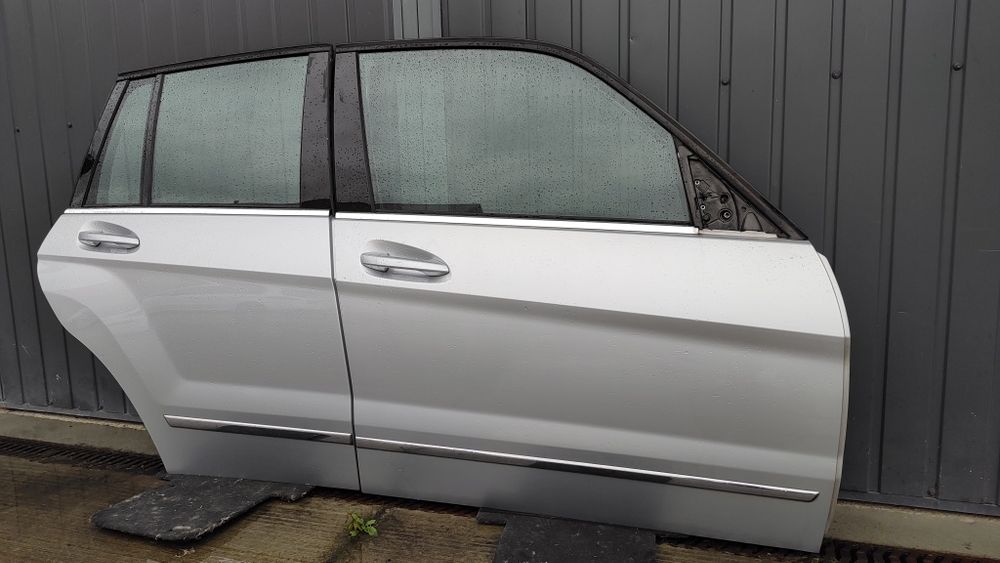 Mercedes Glk 204 drzwi kolor 986,792,147