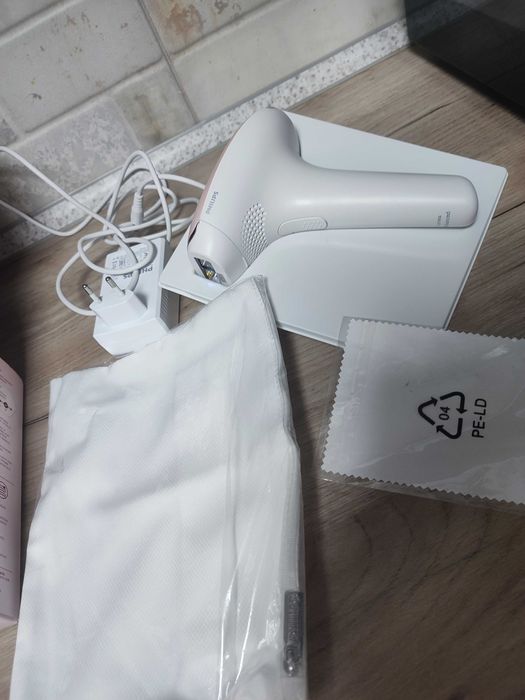 Фото епілятор Phillips Lumea Advanced