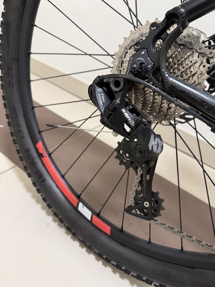 Rower carrera fury 11 rzędowe sram