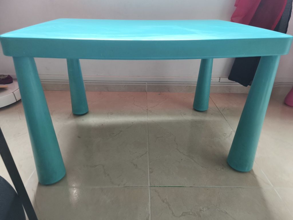 Mesa para crianças