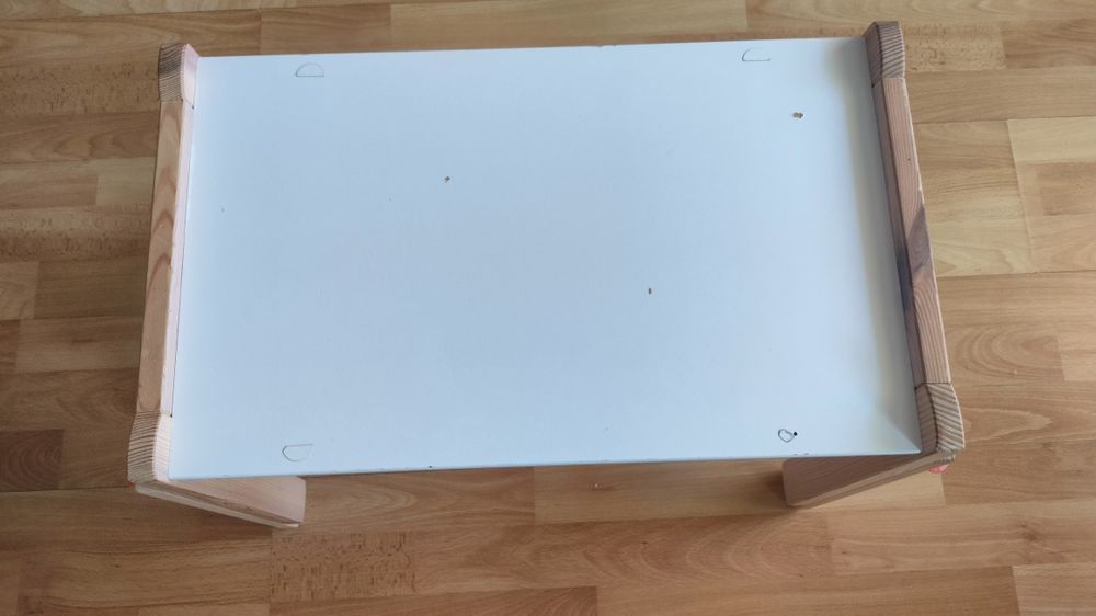 Biurko, łóżeczko, krzesełko