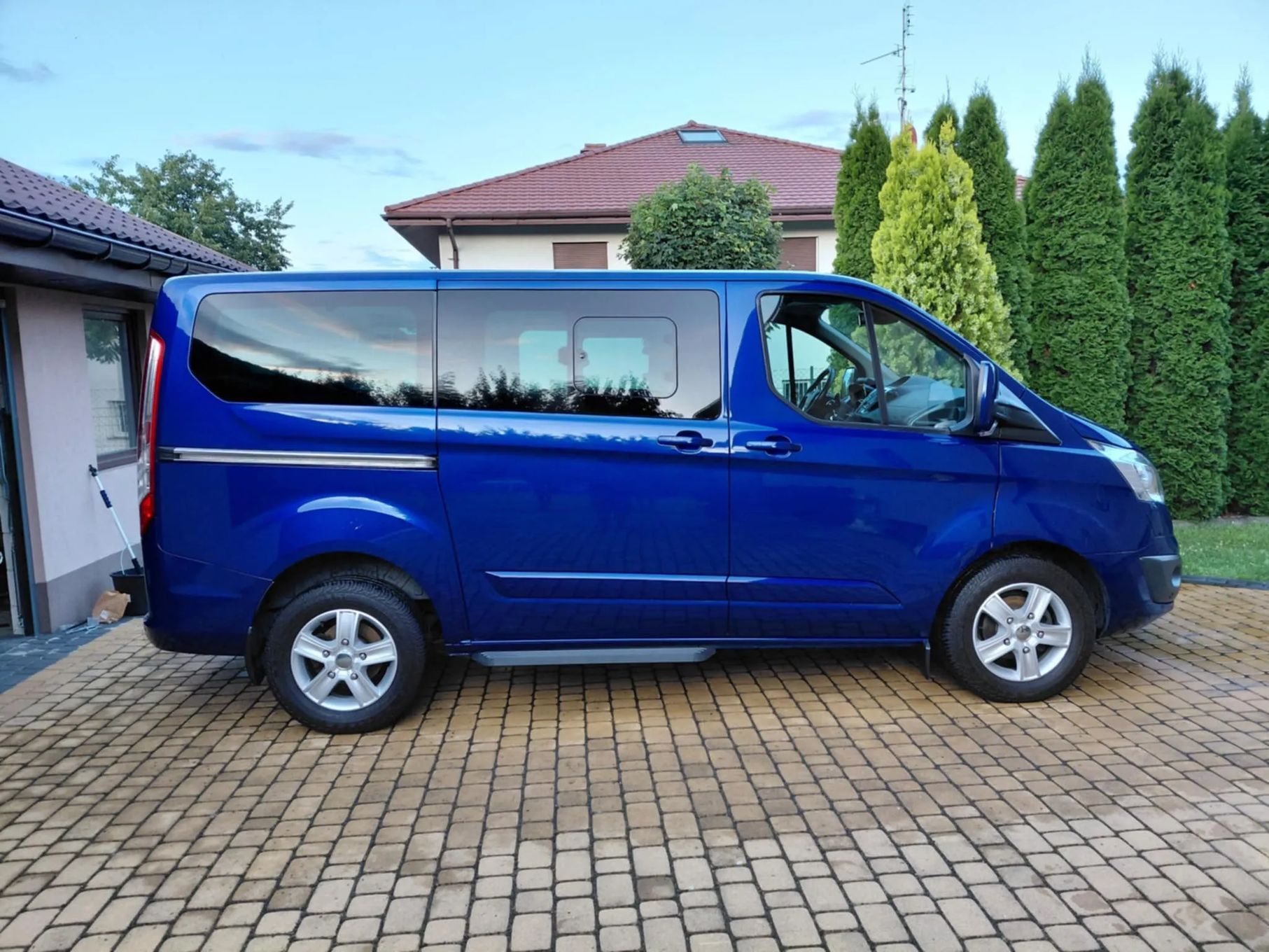 Ford Tourneo Custom Niski przebieg, zadbany egzemplarz, polski salon, pełna faktura VAT