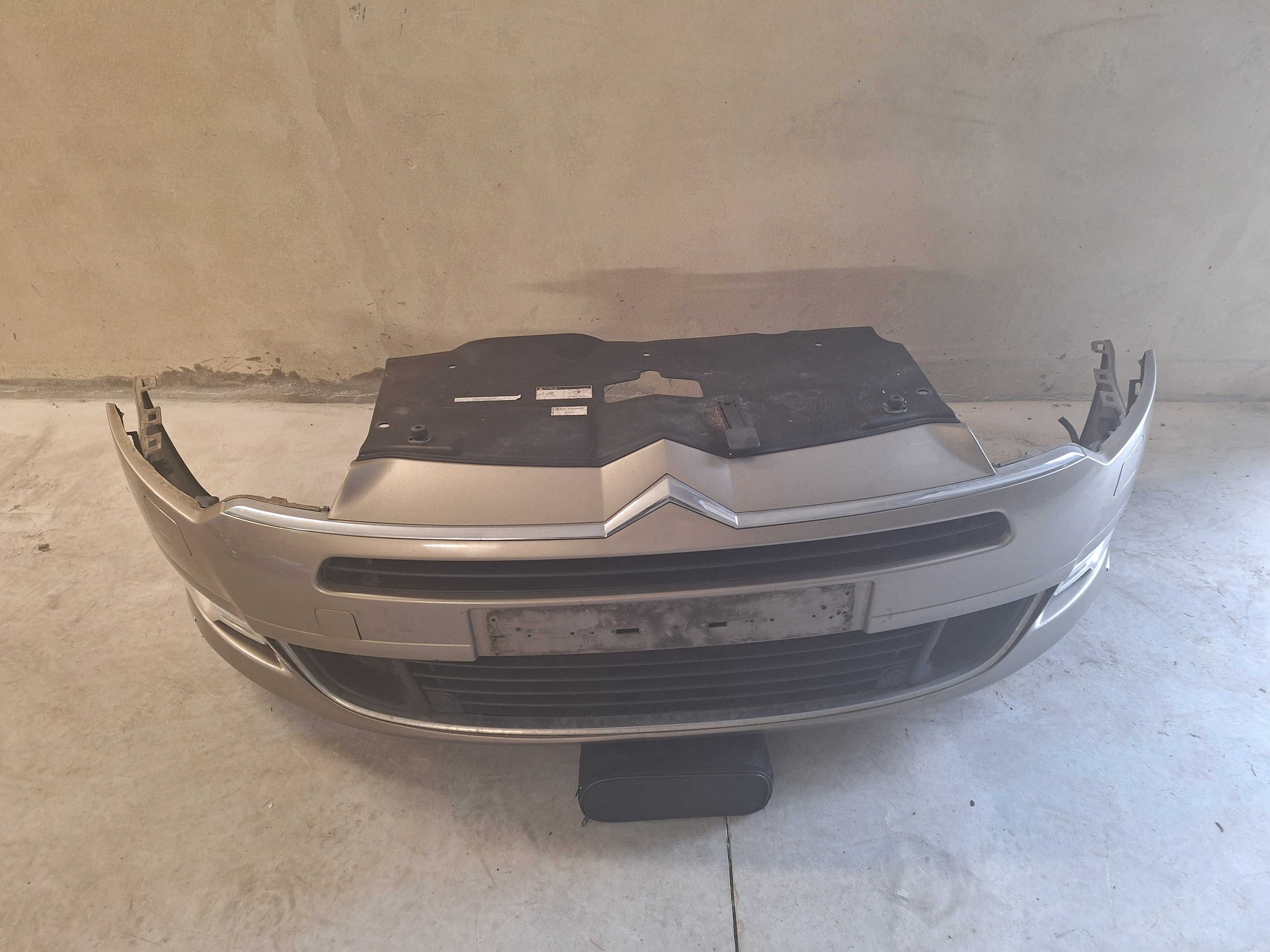 Zderzak przód Citroen c5 x7 KCHC pdc