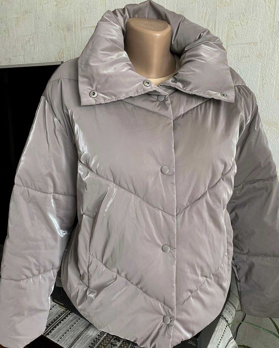 Куртка-пуховик укорочений, фірма Amisu, 38 розм, колір сіро-рожевий
