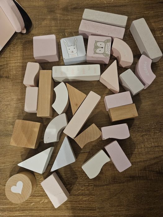 Wózek pchacz drewniany z klockami