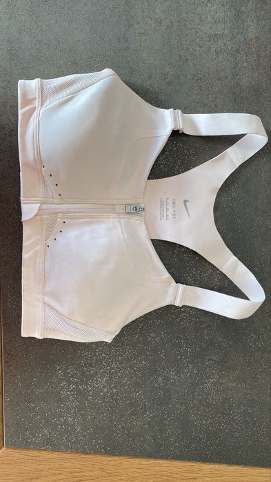 Top de desporto Nike tamanho S