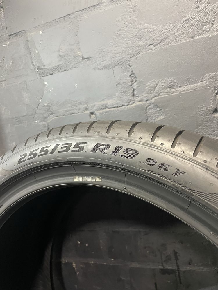 4шт Run Flat 225/40 + 255/35 R19 Pirelli Pzero PZ4