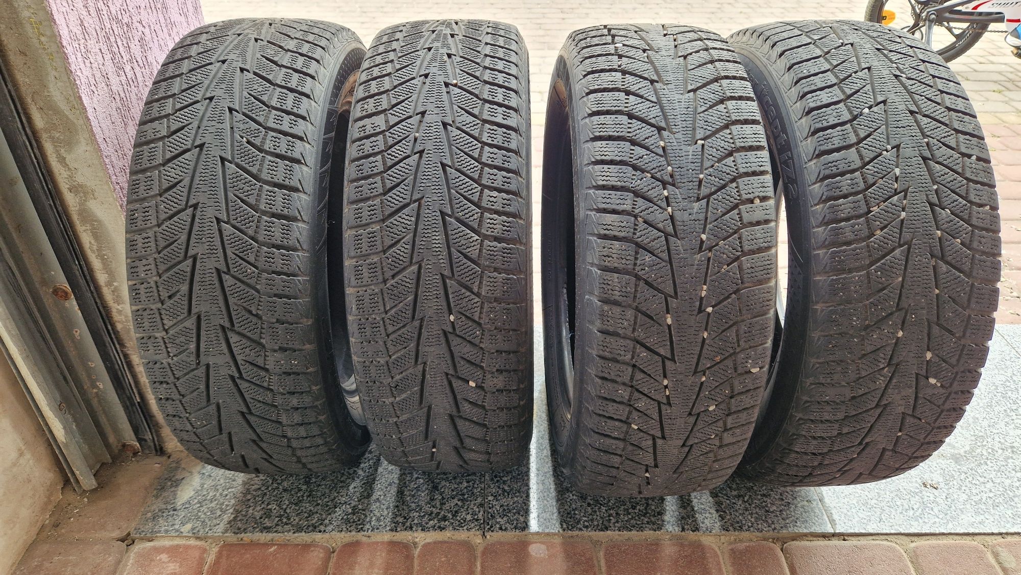 Зимня резина Hankook 205/60 R16