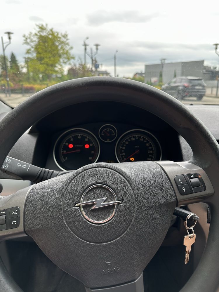 Opel Astra H GTC