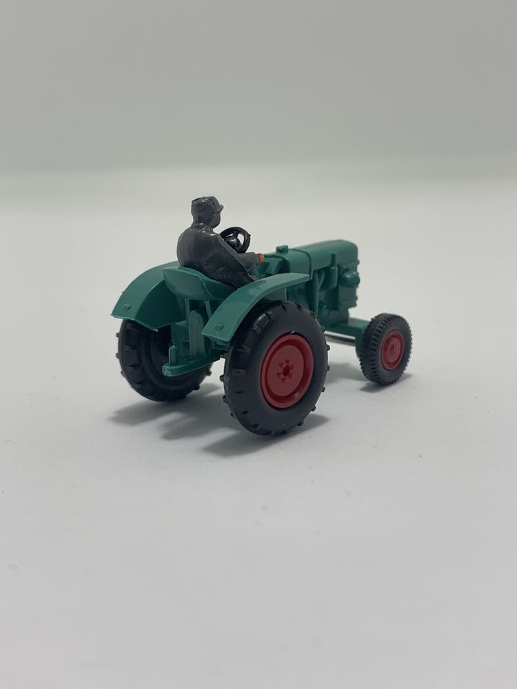 Tractor da Wiking escala 1/87
