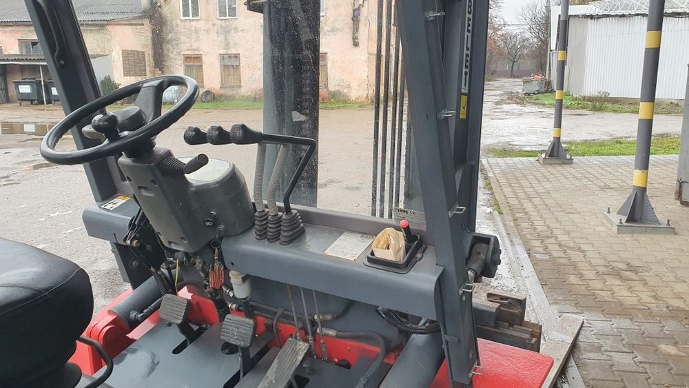 Вилковий навантажувач Belet DV 40-l bv b — 4 т  чудовий стан