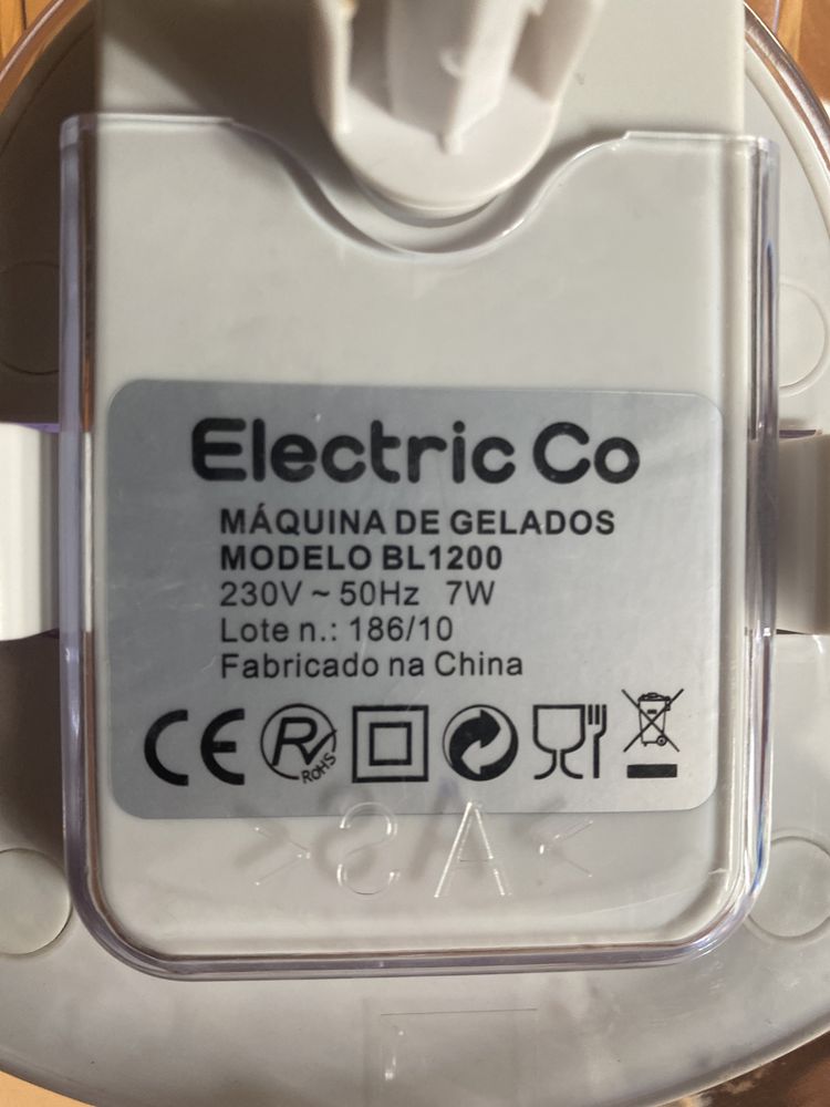 Máquina de fazer gelados Electric Co como nova