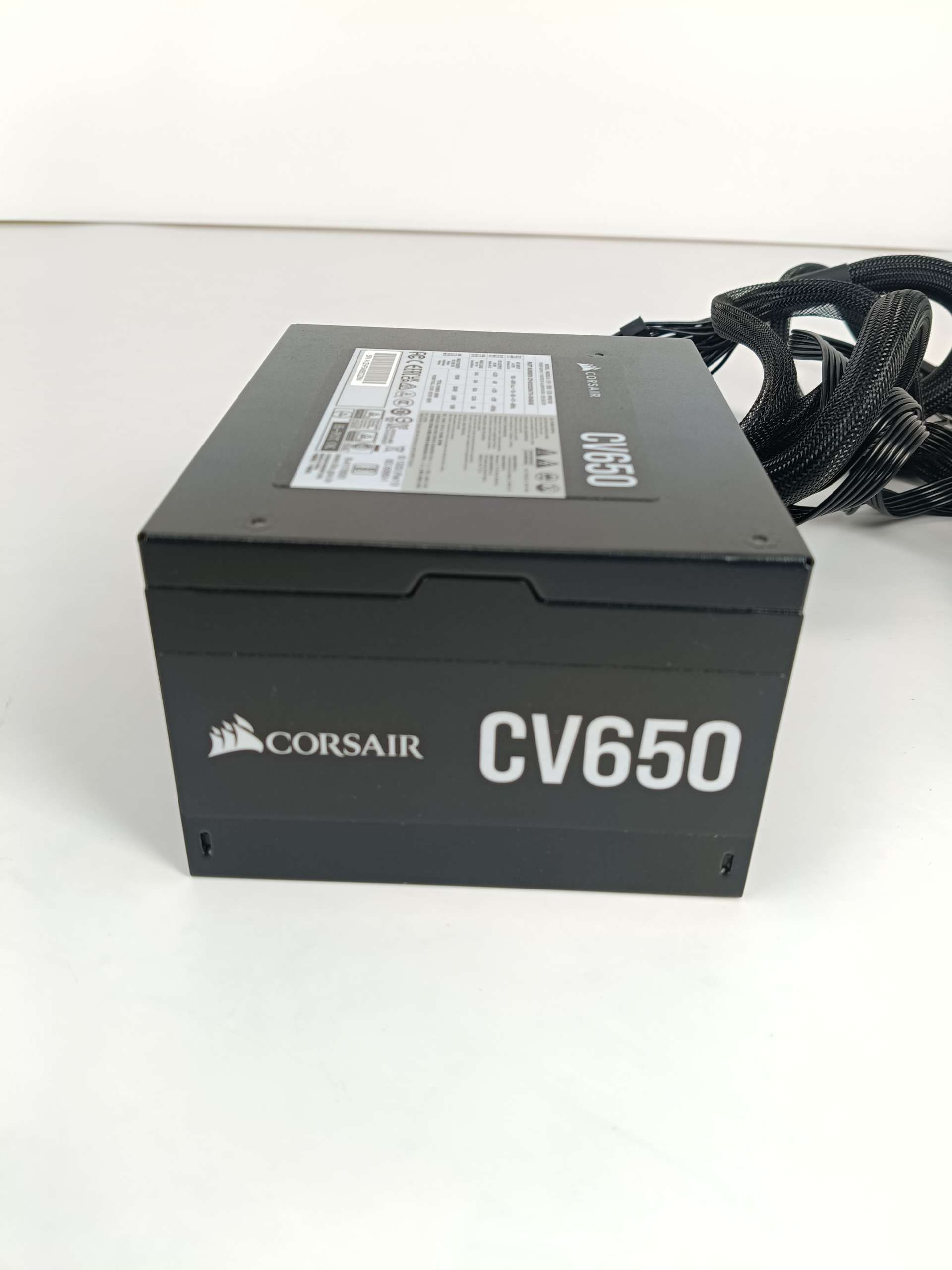 Zasilacz Corsair CV650 650 W 80 PLUS Bronze