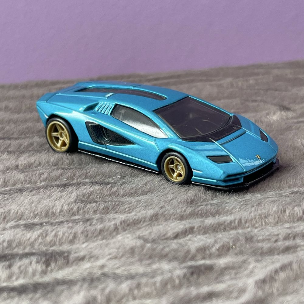 Hot wheels Lamborghini Countach LPI 800