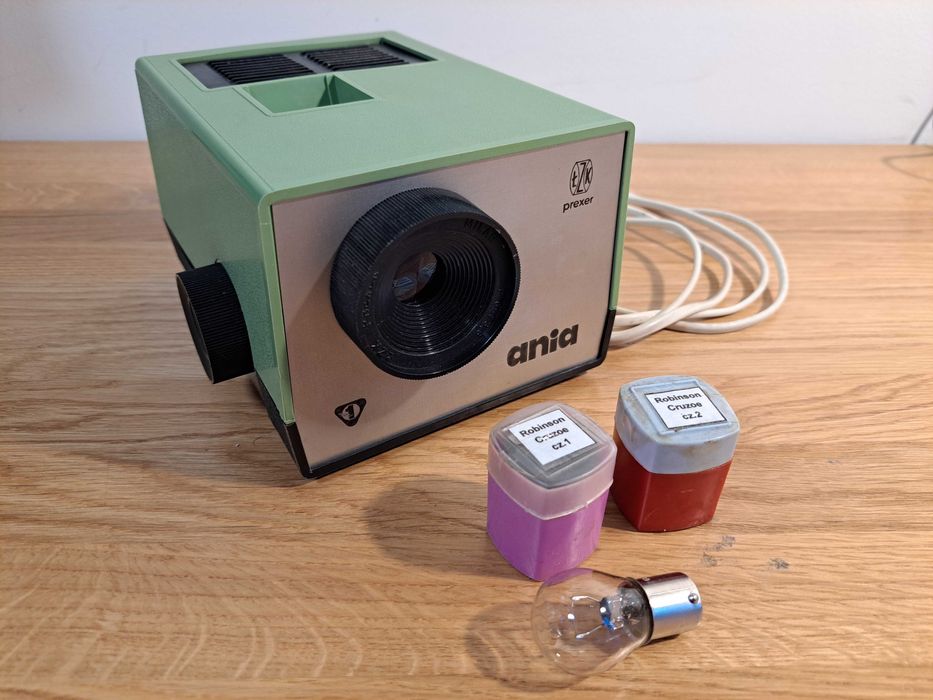 Zadbany Rzutnik Ania z bajkami - do filmów projektor diaskop PRL