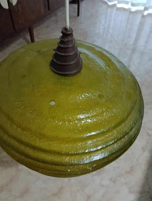 Candeeiro de tecto com abajur em fibra de vidro