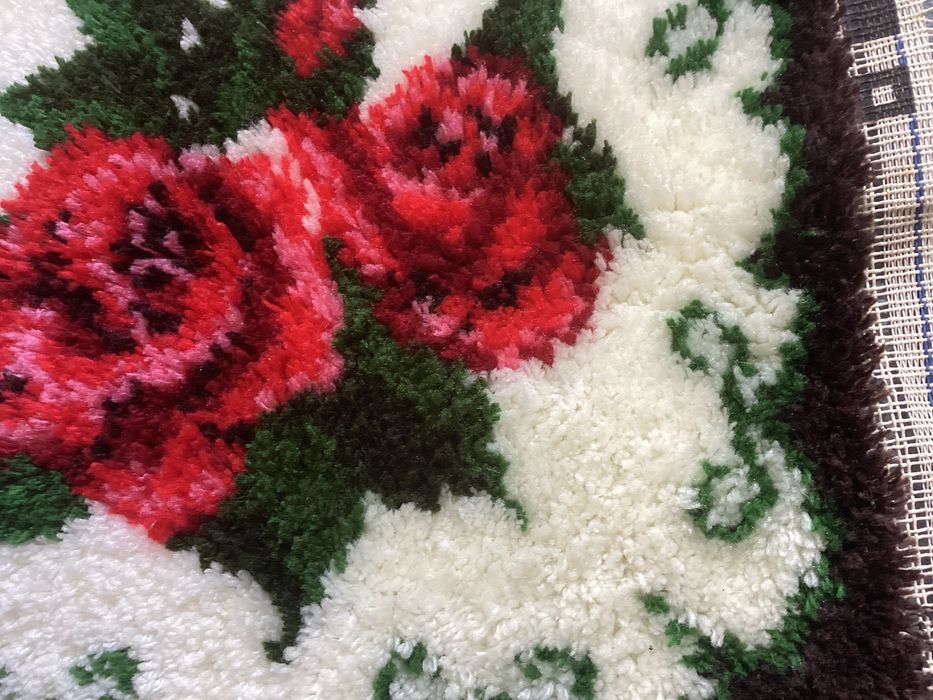 Вышивка Розы ковровая вышивка 40/40 см