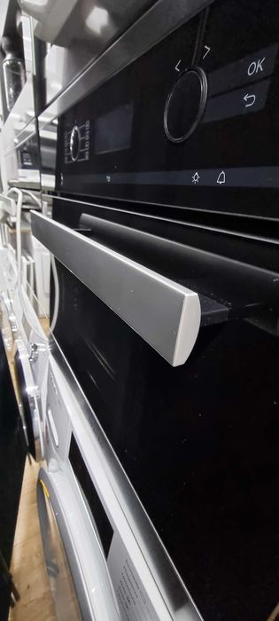 Piekarnik konwekcyjno - parowy Miele  DGC 6400 ED/CS, poj.32l